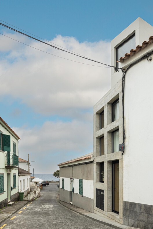 Mini Atalhada Building / SO Arquitetura & Design - Exterior Photography, Concrete
