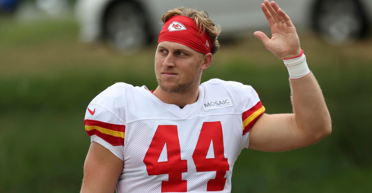 Chiefs make 5 roster moves on Wednesday