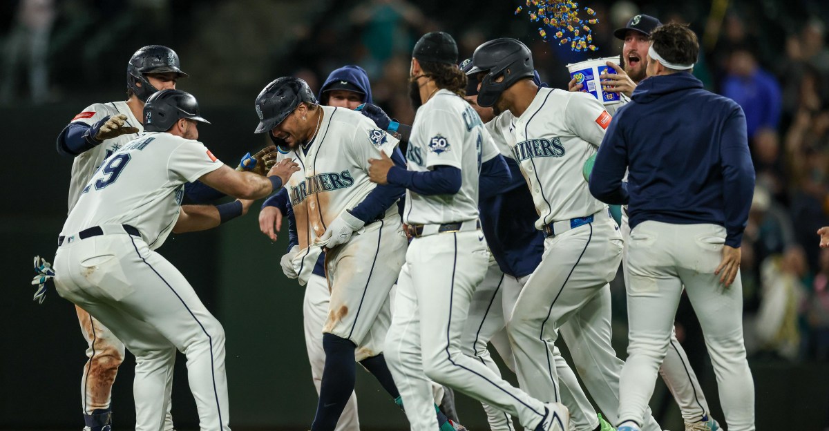 Mariners Live, Beat Astros 6-5 in Extras