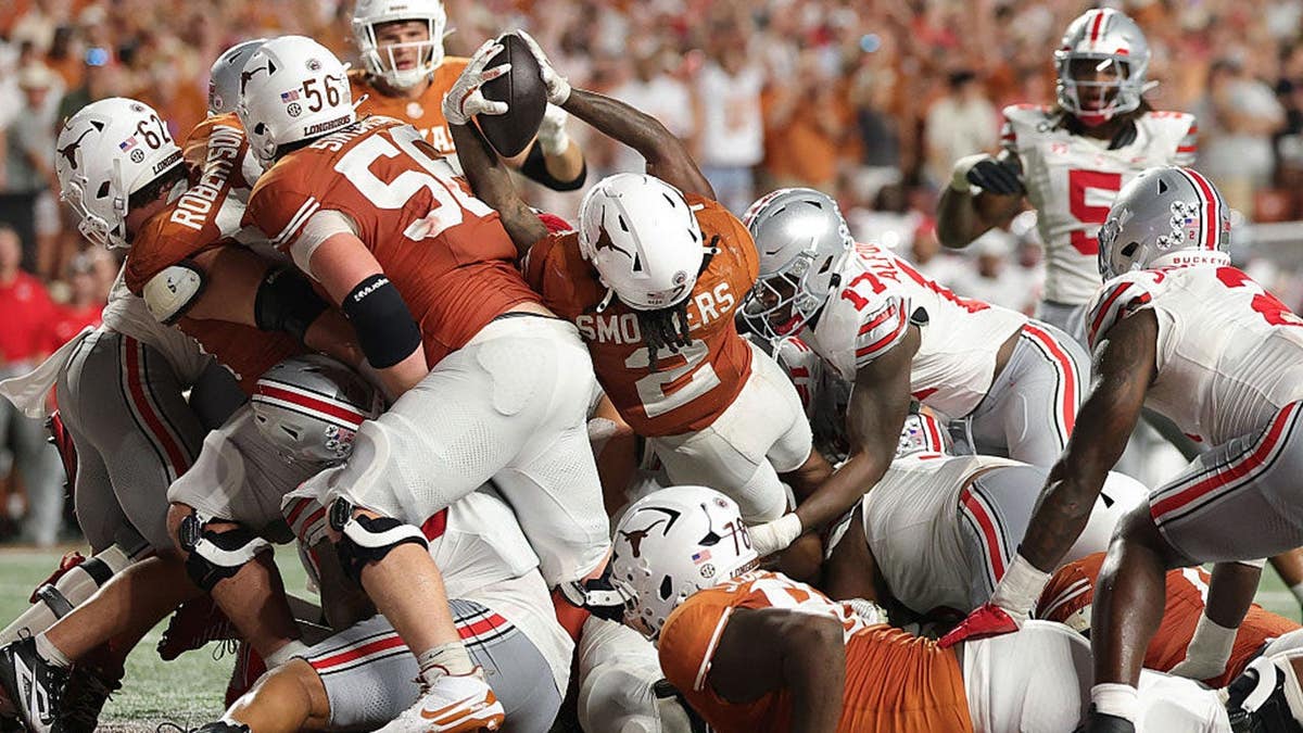 Hollywood Smothers scores a touchdown in the fourth quarter against Ohio State.