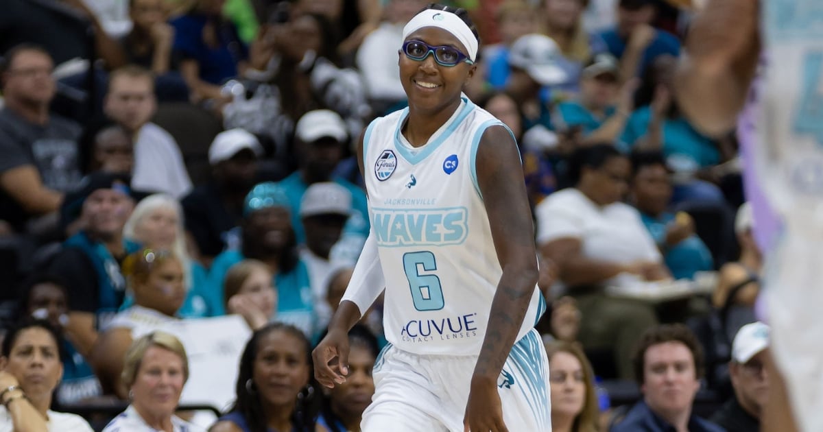 Shyanne Sellers gets historic call-up to L.A. Sparks