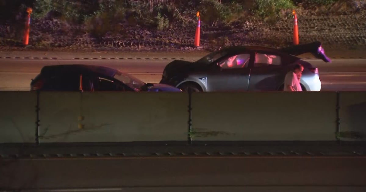 Multiple people injured in crash on Parkway East in Allegheny County
