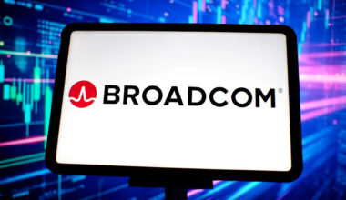 Broadcom stock wavers as chipmaker's strong results 'not enough to keep investors happy'