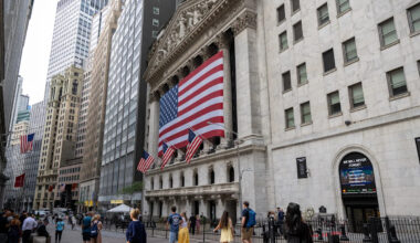 Stock market today: Dow, S&P 500 post monthly losses in September as Treasury yields climb