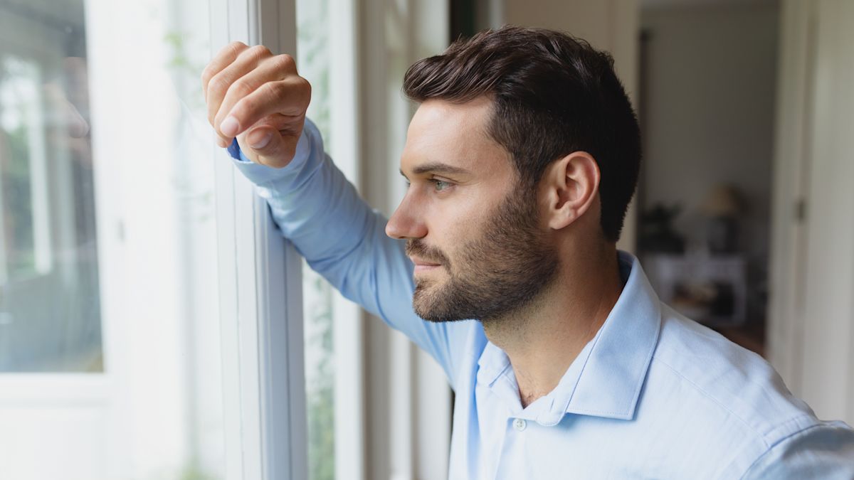 A therapist reveals the depression symptoms in men that most people mistake for something else