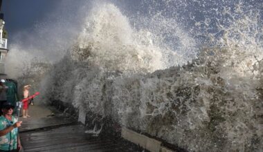 Hurricane Marie Brings 10-Foot Waves And Flooding To Southern California (Photos)