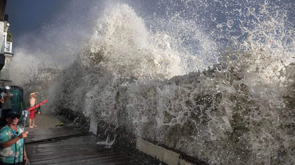 Hurricane Marie Brings 10-Foot Waves And Flooding To Southern California (Photos)