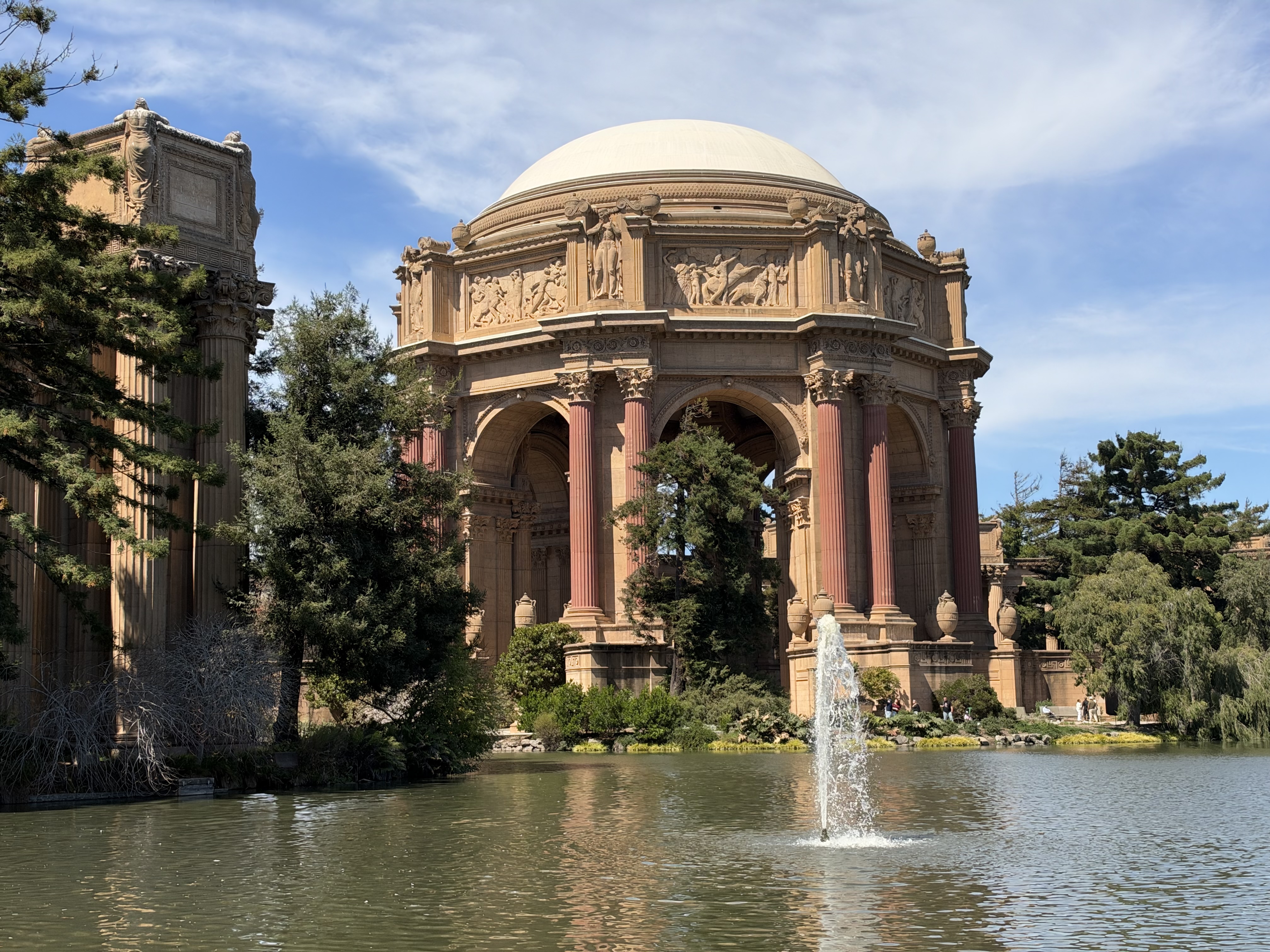 The Palace of Fine Arts, with a fountain in the foreground