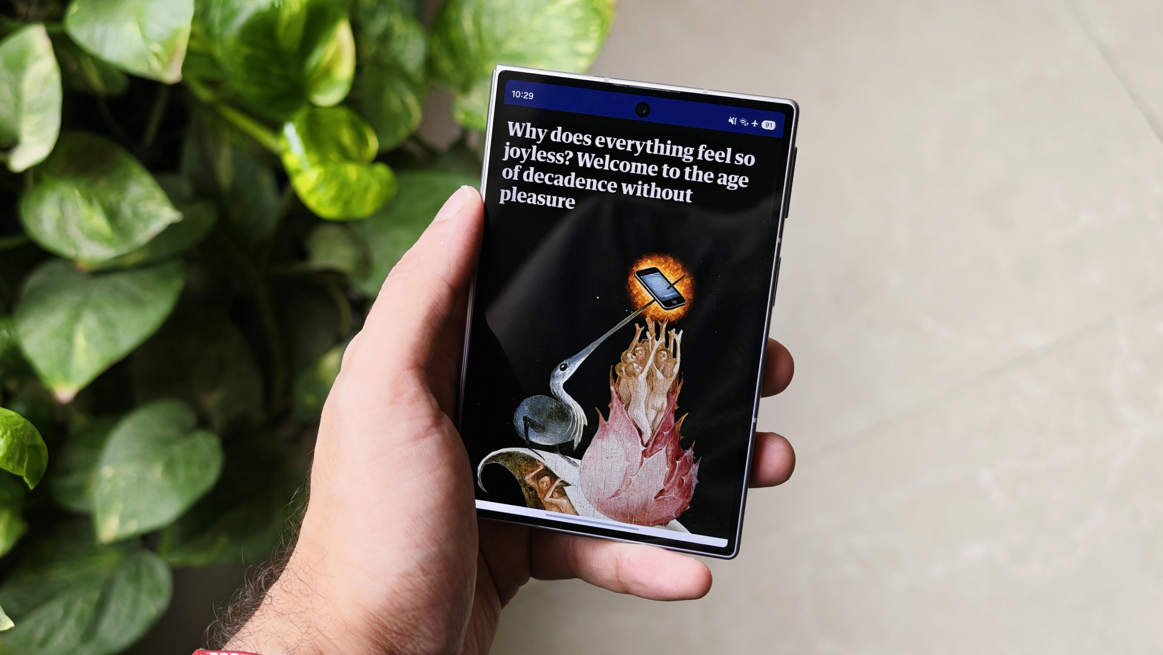 1. Samsung Galaxy Z Fold 8 Carbon Case