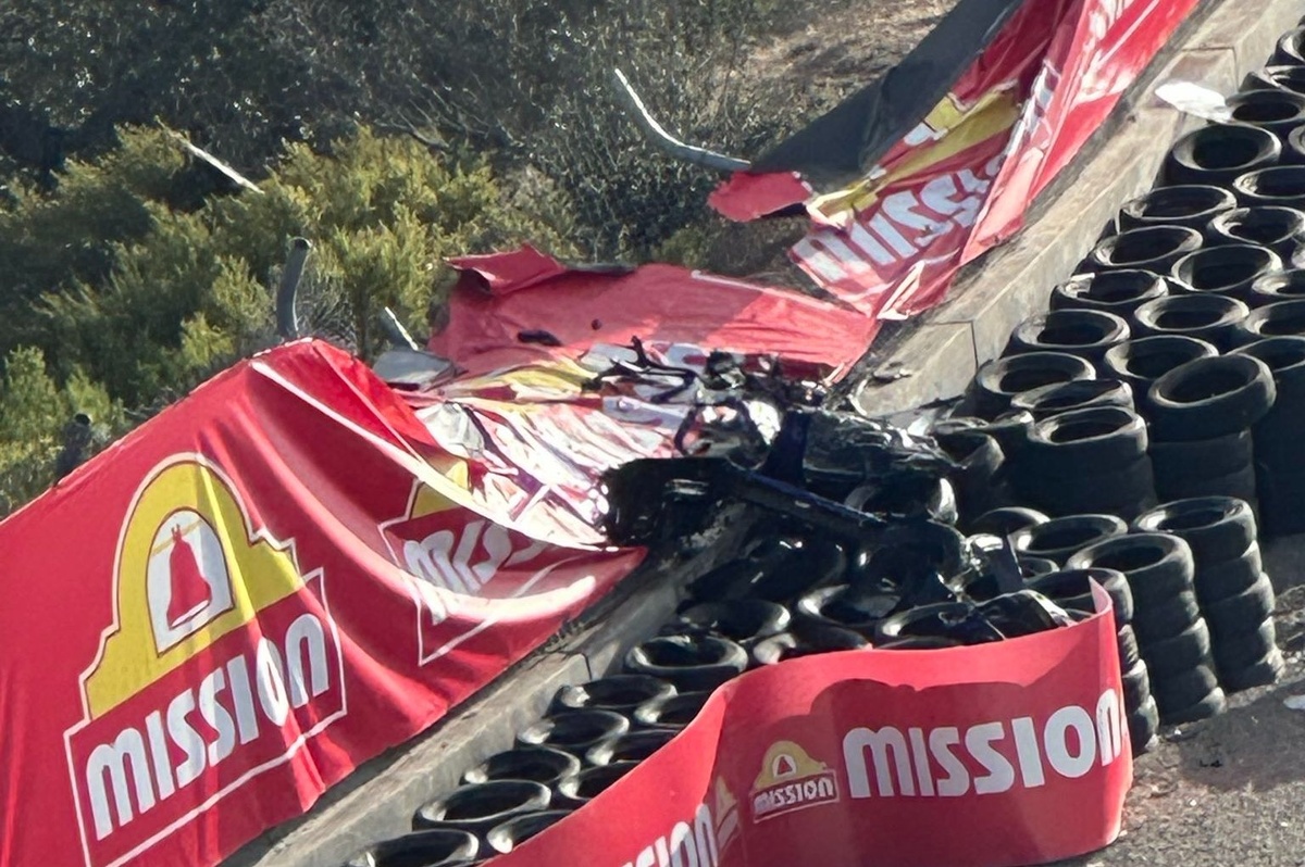 Fence destroyed in terrifying Porsche crash at Laguna Seca corkscrew