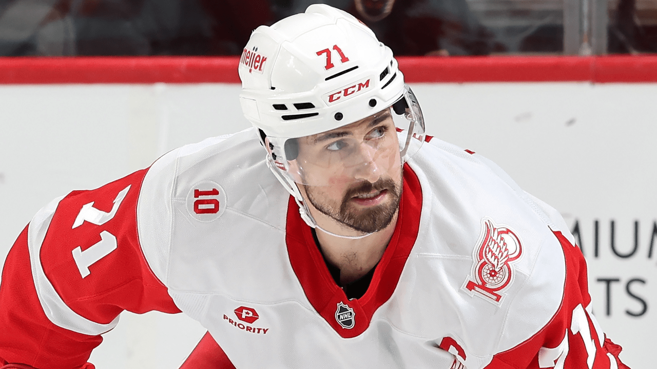 Larkin could be with Red Wings all season despite trade request, owner says