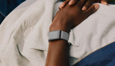 6 Of The Best Screenless Fitness Trackers You Can Buy In 2026