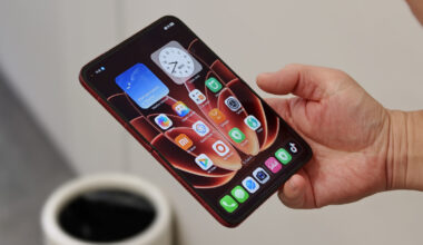 Xiaomi 18 Fold Hands-On: An Attractive 'Mid-Size' Foldable With Powerful Specs
