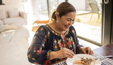 When to Stop Eating Before Bed for Heart Health, Per Scientists