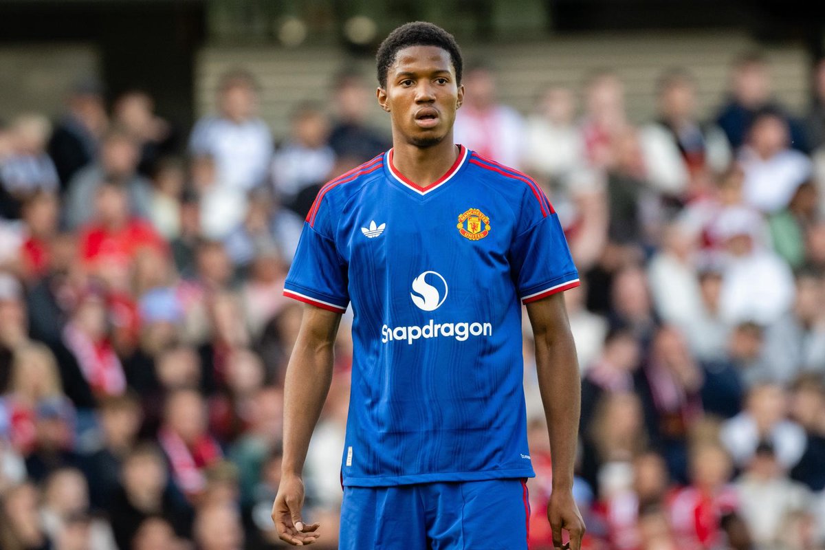 Loan news: Chido Obi set for Eredivisie move - Official Manchester United Website