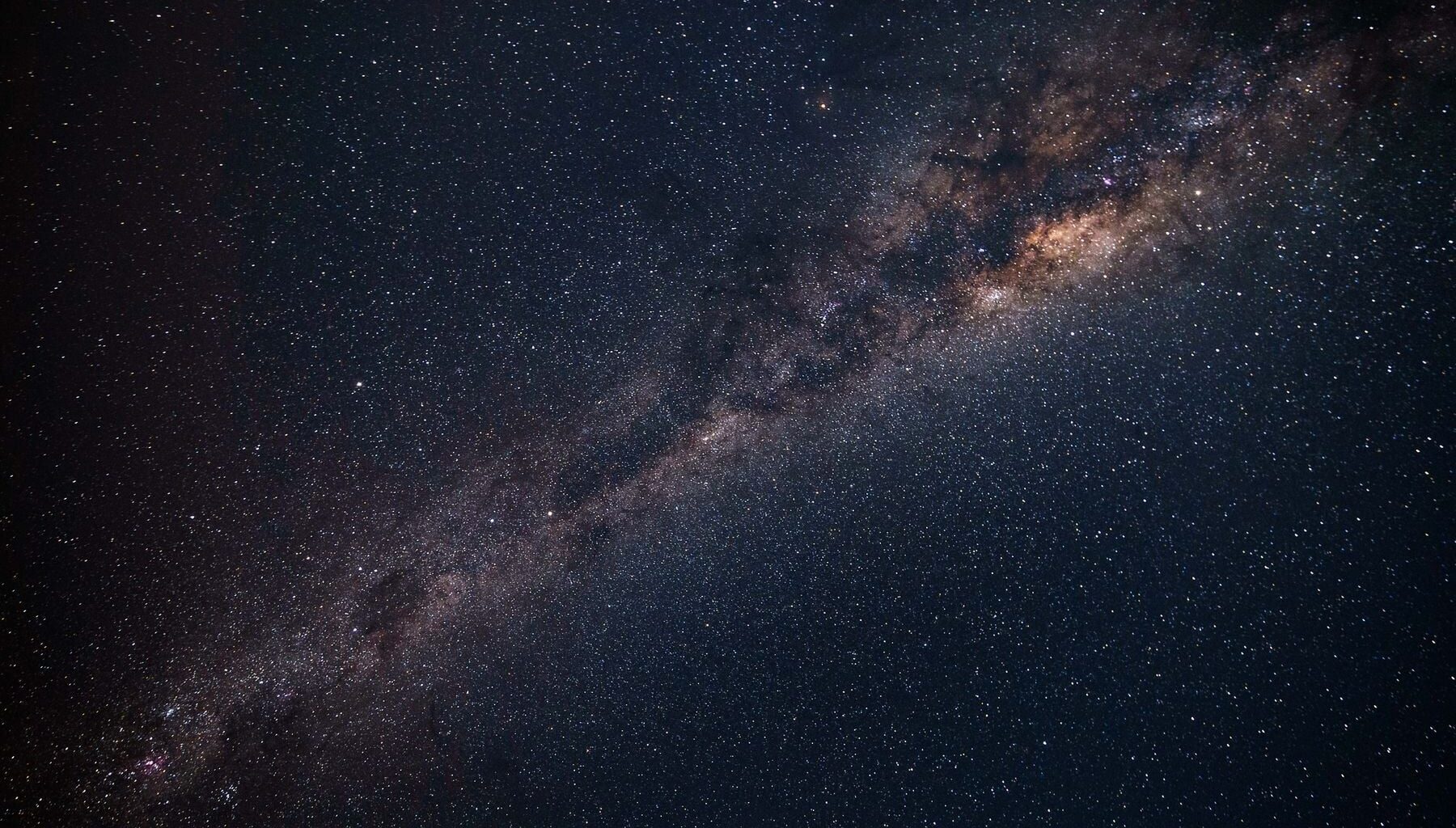 Astronomers already knew the Milky Way’s magnetic field reverses near the Sagittarius Arm, but a new 2026 three-dimensional model revealed the boundary’s unexpected shape: not a vertical wall between spiral arms, but a tilted magnetic plane slicing diagonally through the Galactic disc and passing just above our own region of space.