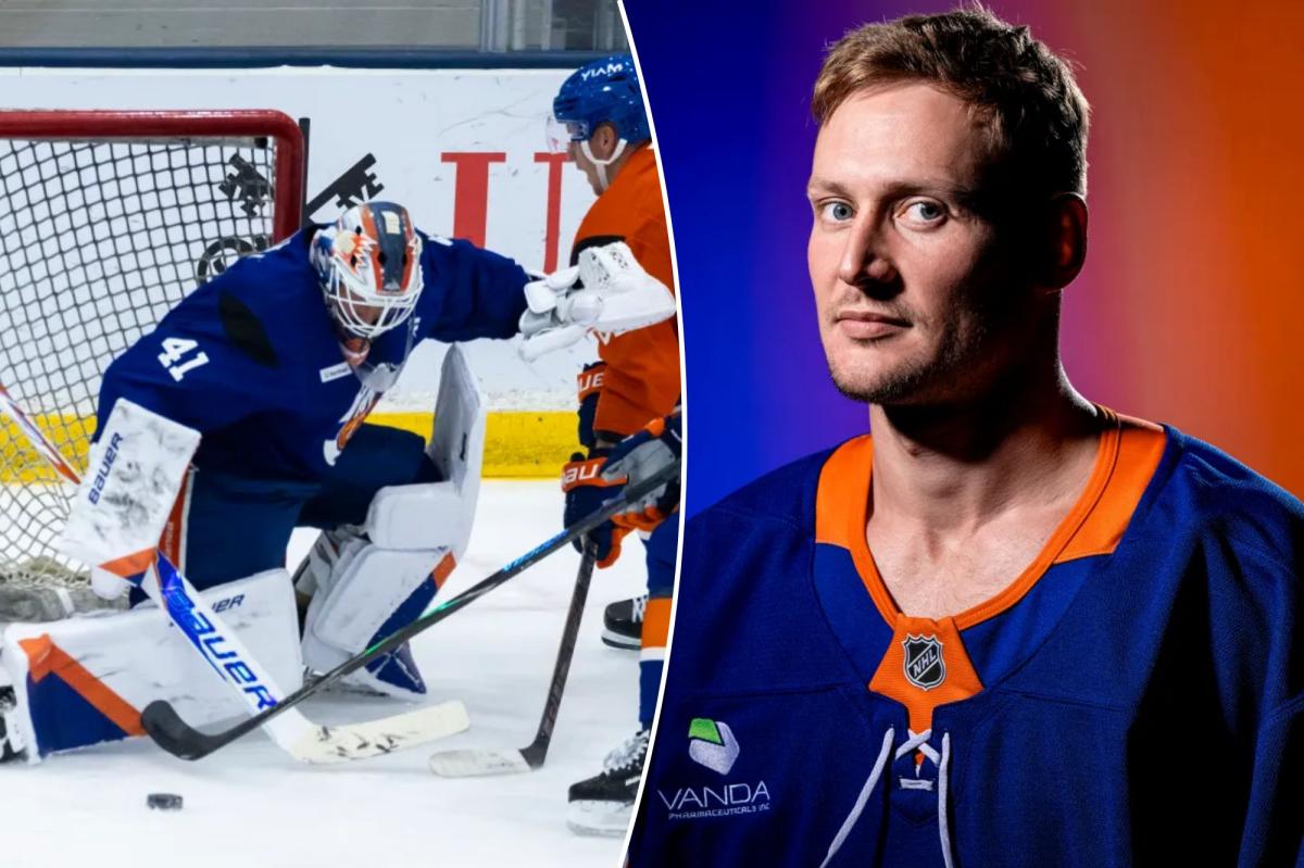Vitek Vanecek making case to be third goalie as Islanders weigh Semyon Varlamov's health risk