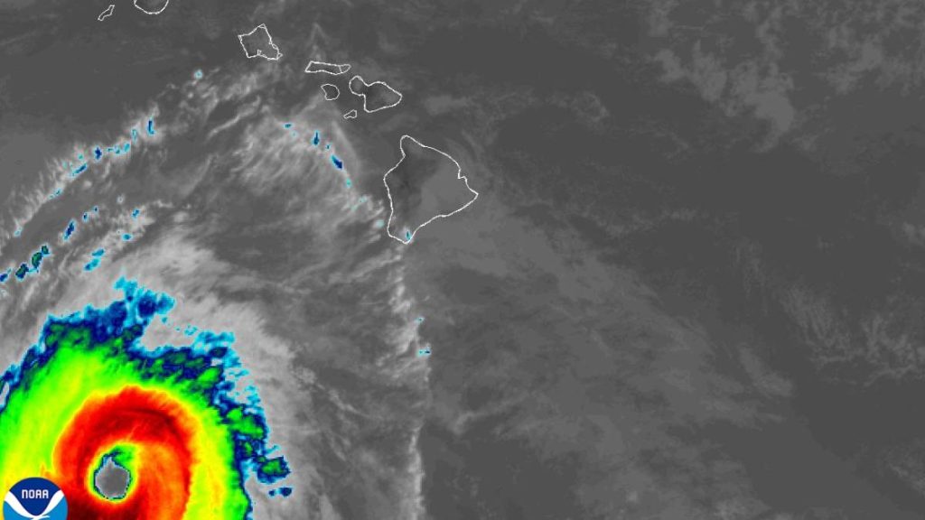 Nolo slightly stronger as it moves westward south of the Hawaiian Islands : Big Island Now