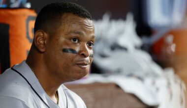 Giants slugger Devers' season ends early due to core muscle injury