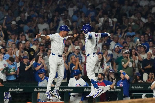 Cubs add nine more HRs in rout of Brewers to cap record month