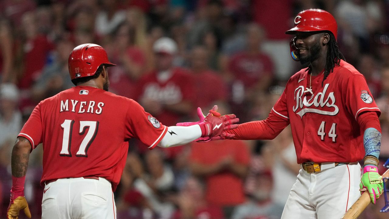 Elly De La Cruz becomes fourth player in Cincinnati Reds history with 30 homer, 30 steal season