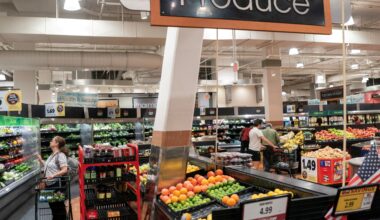 US consumer confidence hits its lowest level since 2014 ahead of midterms | Business and Economy News