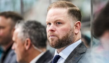 Sharks coach Warsofsky signs multiyear contract