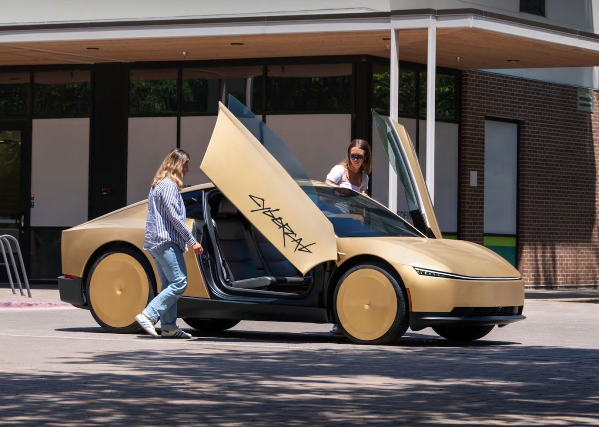 people getting into gold Cybercab