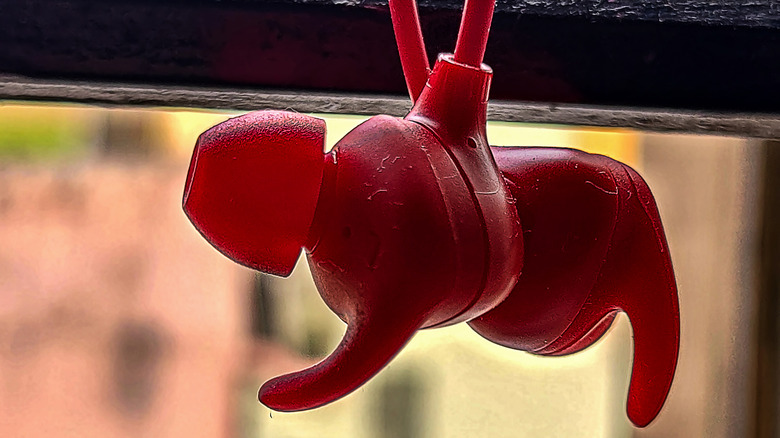 Two earbuds with stability fins