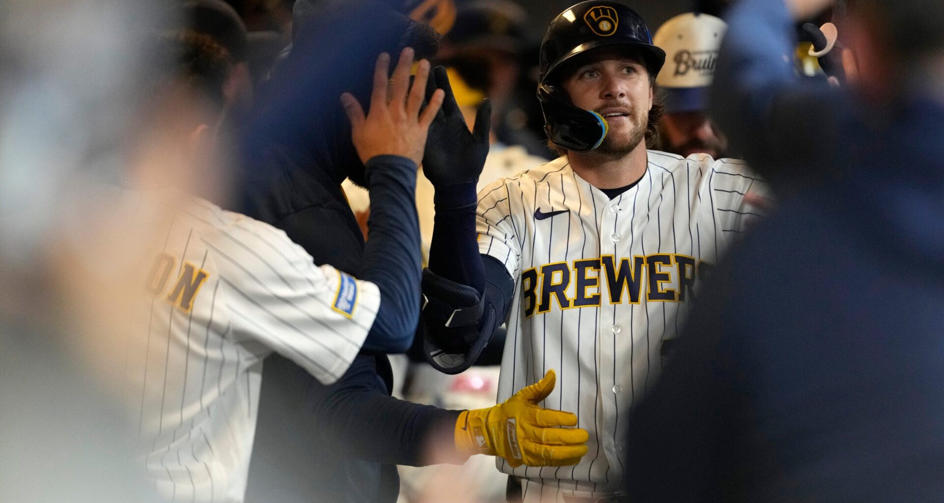 Turang's go-ahead homer lifts Brewers over Cardinals 3-2 for 102nd win