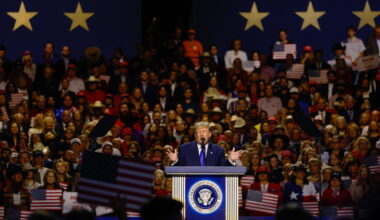 Trump promises $5,000 payment if Republicans win midterms : NPR