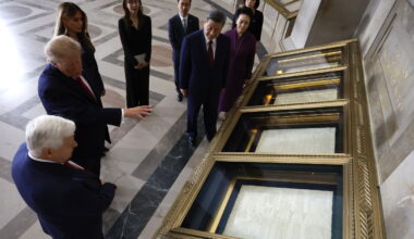 Potential Taiwan tension sparked ‘last minute’ change in Trump-Xi National Archives visit : NPR