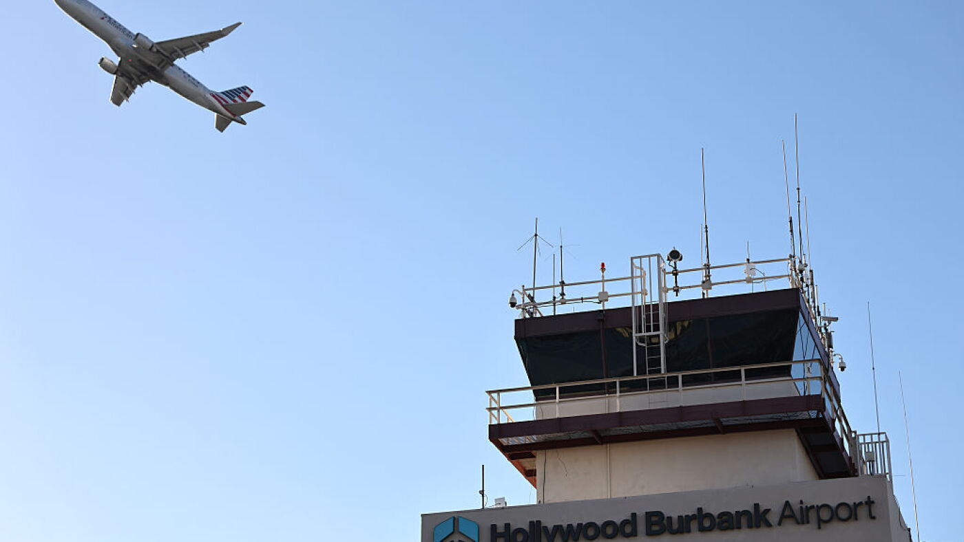 Aviation regulators use AI to manage the nation’s airspace : NPR