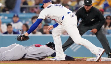 Teoscar Hernández's clutch double lifts Dodgers over Cardinals 3-2