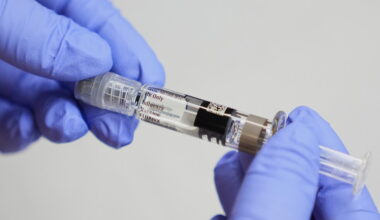 Medical groups offer sick season vaccine advice to fight flu and COVID this fall