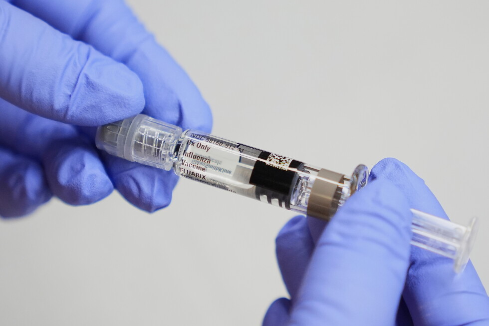 Medical groups offer sick season vaccine advice to fight flu and COVID this fall