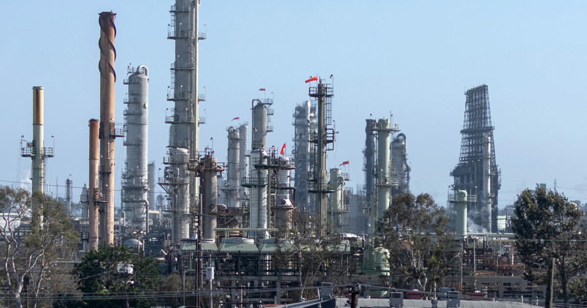 California plans to link its signature climate program with Washington state