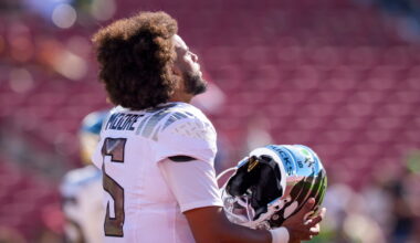 Dante Moore knocked out with brutal hit to the head while sliding