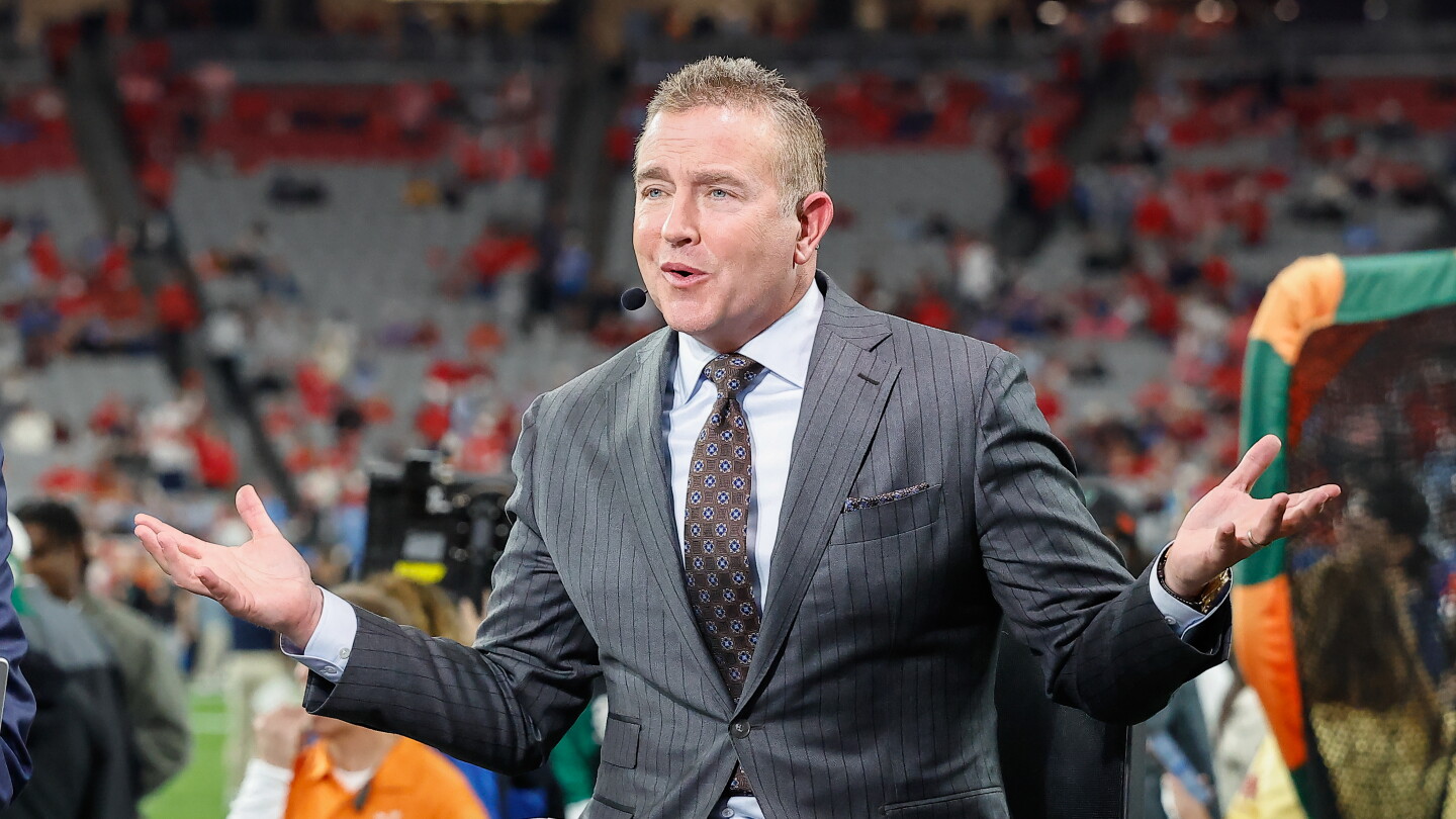 Kirb Herbstreit offers flimsy defense for ESPN's decision to interview Ted Cruz on College GameDay