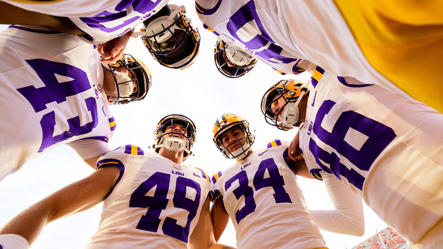 Report: Clemson tells LSU that use of former NFL players could breach game contract