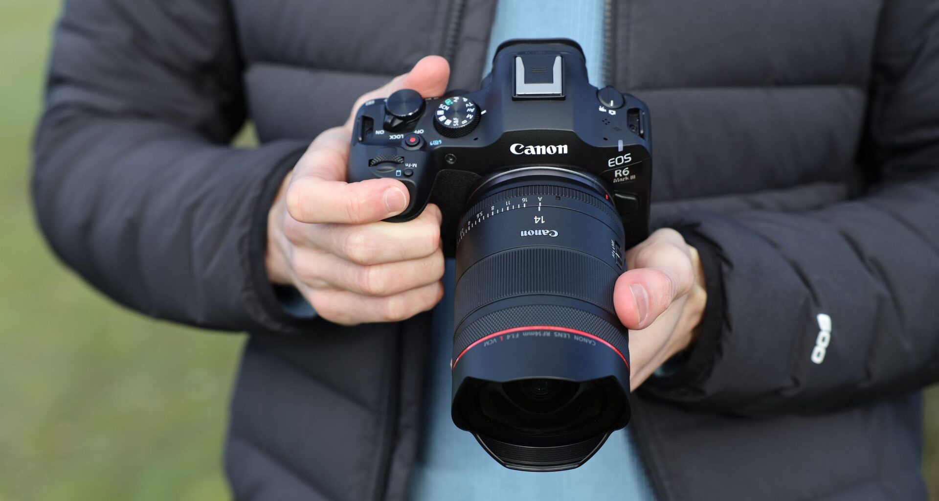 The smartphone destroyed the camera industry. Now, providing a ”photography experience different from that of smartphones” is driving growth, Canon says