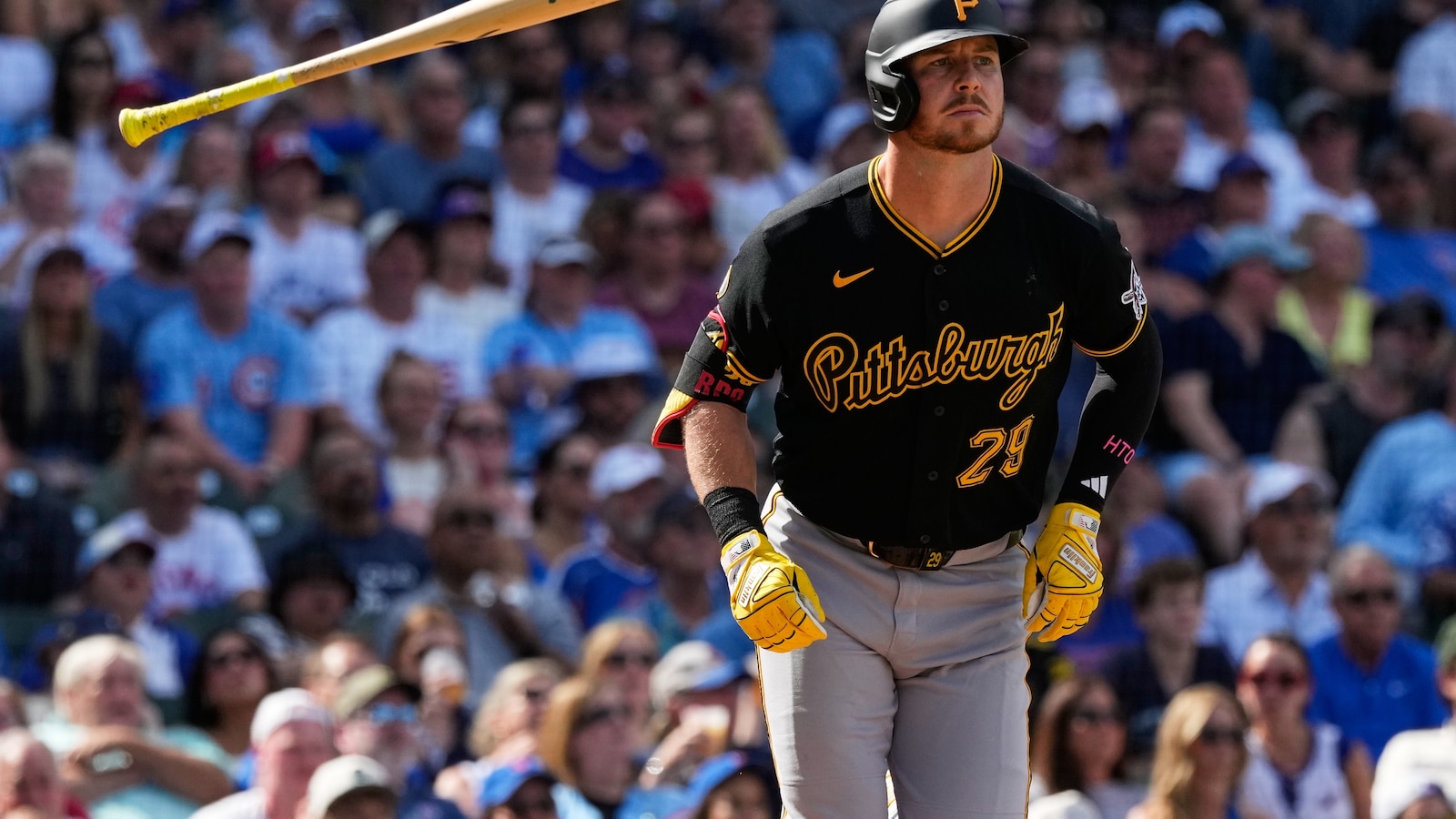 Cubs rally with 2 runs in 8th on walk, hit batter with bases loaded, top Pirates 4-3