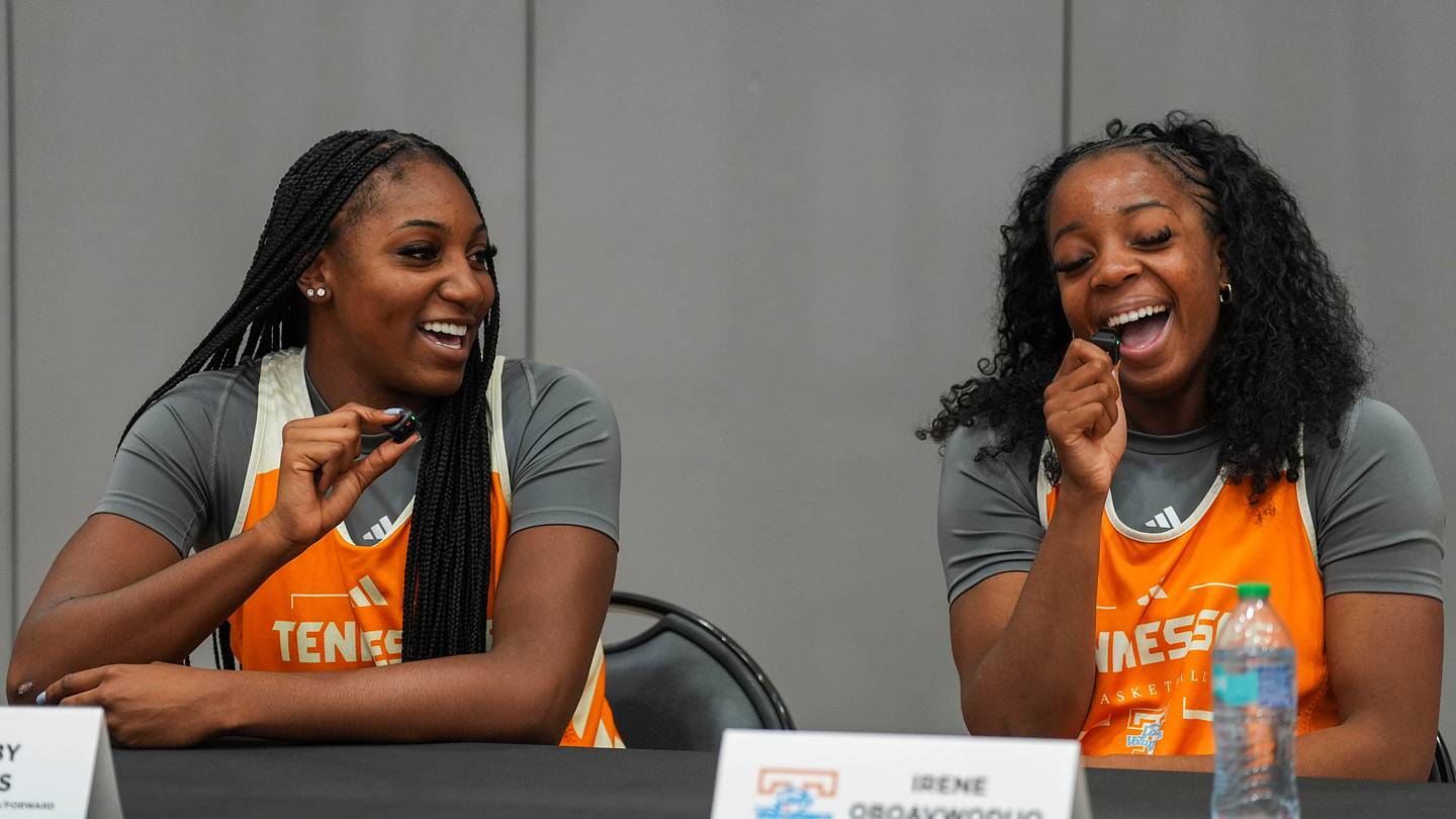 Lady Vols Freshmen Gabby Minus and Irene Oboavwoduo Ready to Prove Themselves