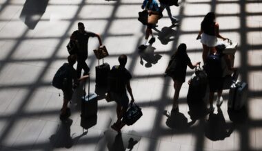New AI wearables push the limits of privacy and wiretap laws