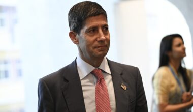 Fed's Warsh praises global monetary 'tightening' with 'no free riders'