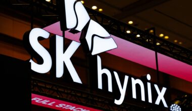 SK Hynix shares jump over 4% after early losses as chipmaker scraps Solidigm IPO plans