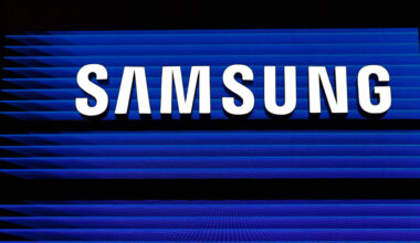 Samsung Electronics shares slid despite record profit in the third-quarter