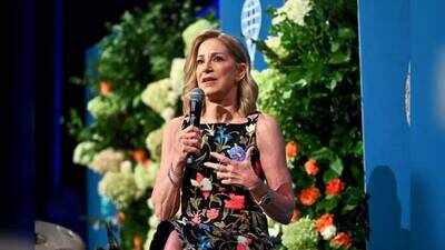 Chris Evert defends Caitlin Clark after viral Forbes claim sparks discussion about Fever star’s influence