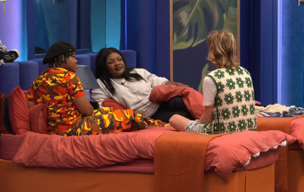 Pauline Rob and Johanne in Big Brother pauline rob and johanne talking in the big brother house