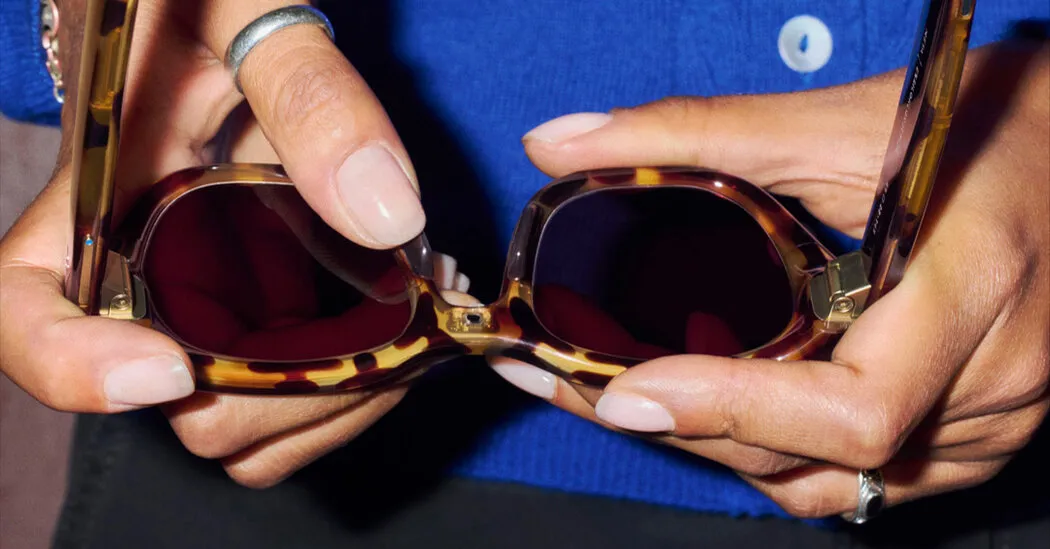 Meta Glasses, A.I. Ads and Robot Models: Fashion Cozies Up to Tech